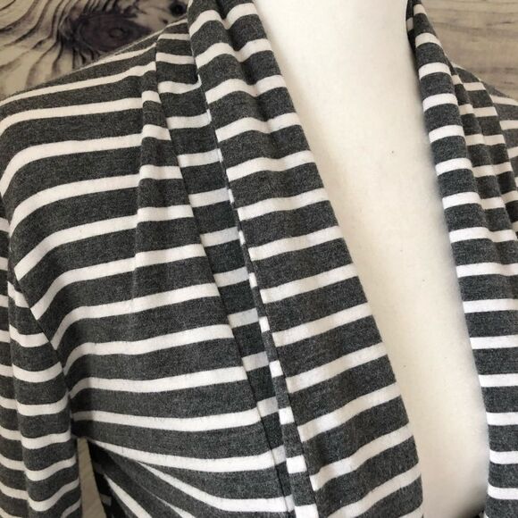 Fenn Wright Manson Grey & White Striped Soft Cardigan Size Small - Picture 2 of 6